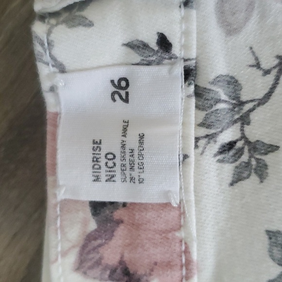 Hudson Midrise Nico Super Skinny - Picture 2 of 7